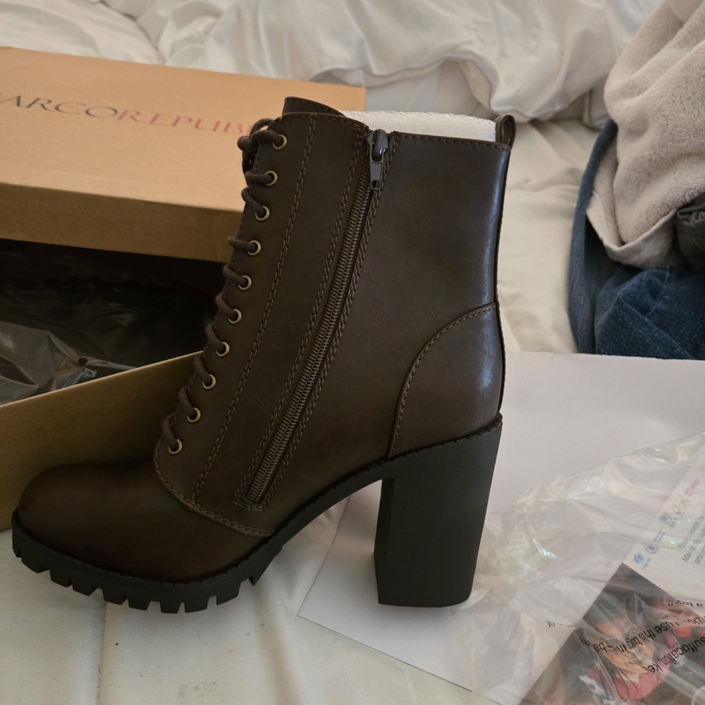 Elegant Dark Brown Heeled Boots